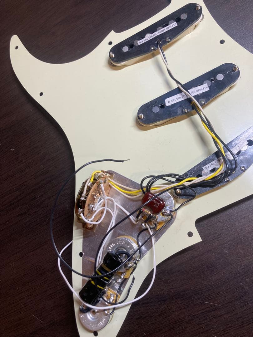 Fender MIJ ST 50s ニトロセルロースラッカー塗装　オマケ付き