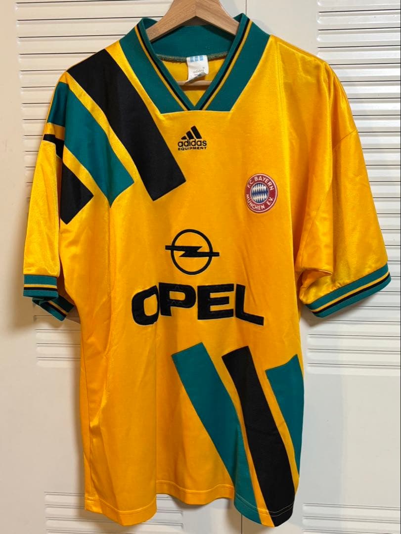 FCバイエルン・ミュンヘン アウェイジャージ