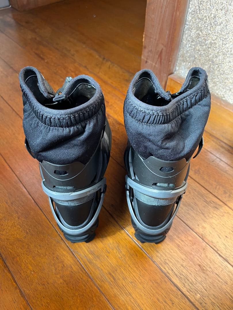 Salomon X-ADV ８　スキーブーツ ブラック　サイズ27