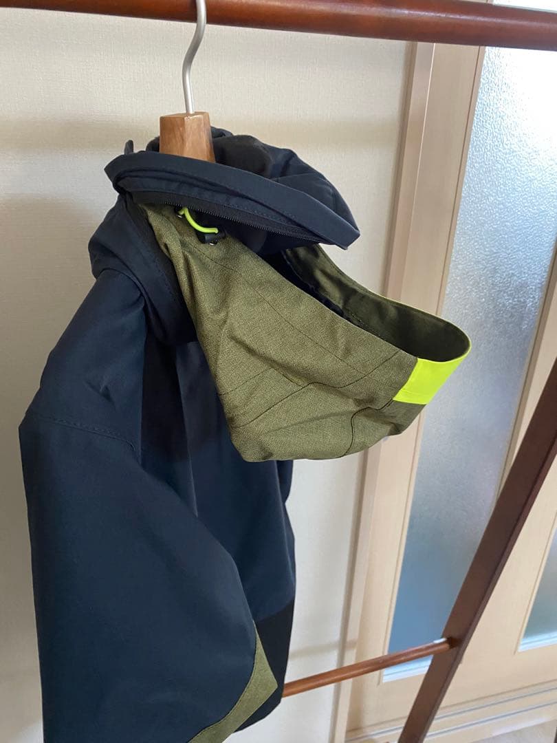 ヘリーハンセン　スノボーウエア