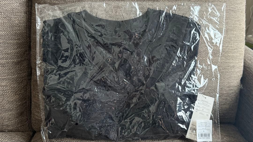 SUKALA Vネックショートスリーブトップス 黒