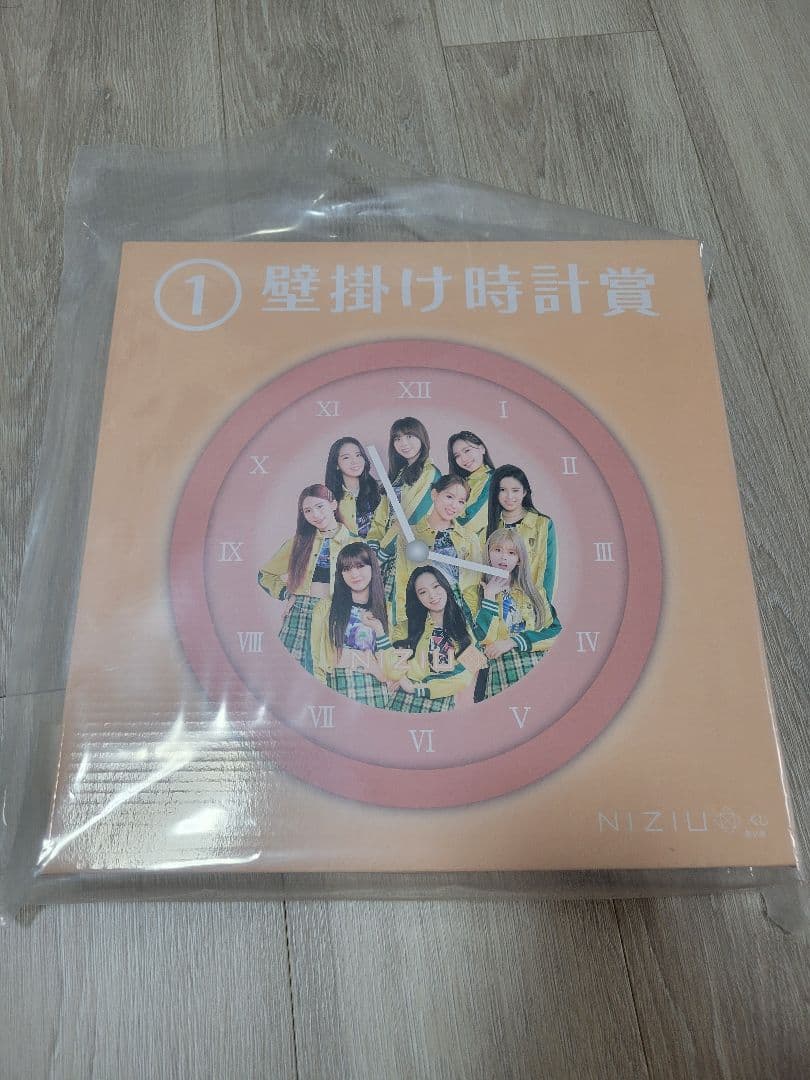 NiziU グッズセット　1番くじ　 壁掛け時計 スピーカー　クッション