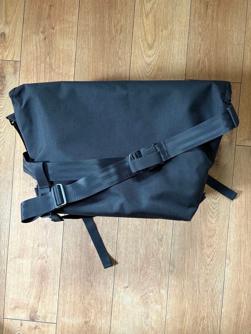 bagaboo メッセンジャーバッグ　Mサイズ