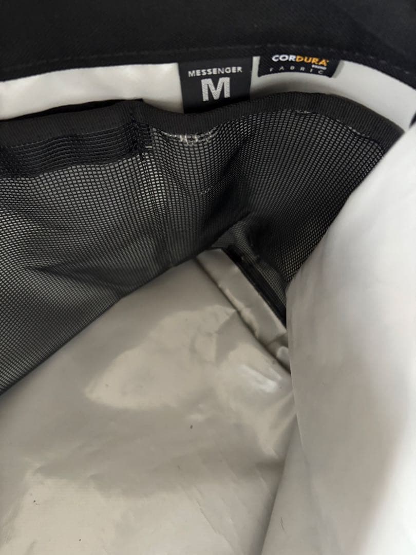 bagaboo メッセンジャーバッグ　Mサイズ