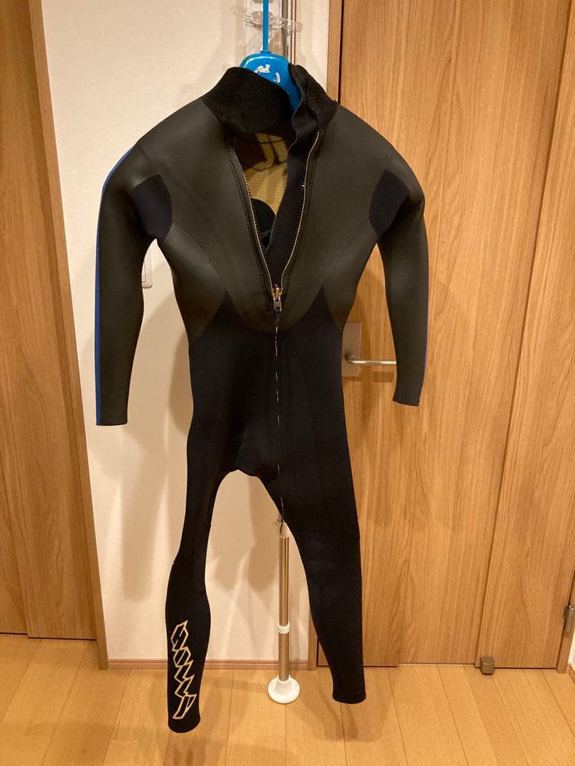 HOLLY セミドライフルスーツ