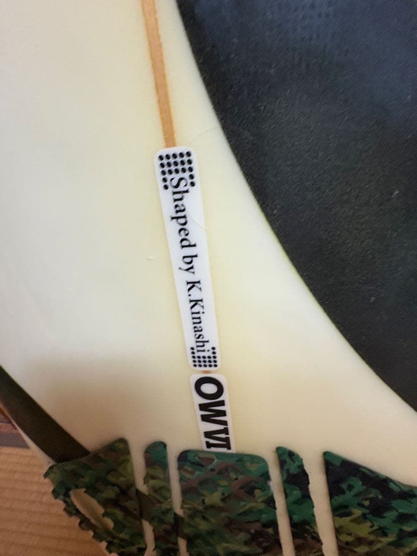 珍しい木梨さんのサーフボード５.11179センチぐらい幅47センチ厚み５.7