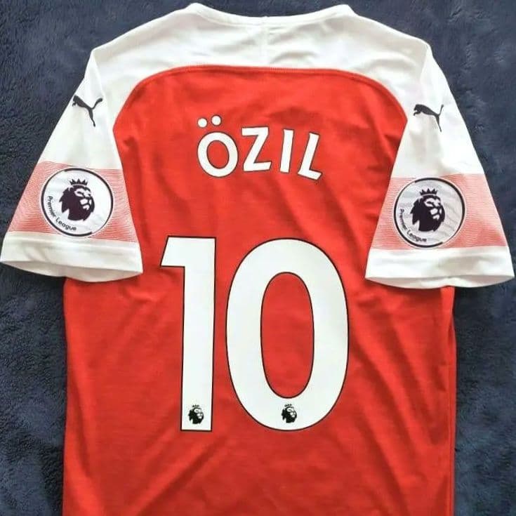 【美品】アーセナル エジル 18/19 ユニフォーム Mサイズ