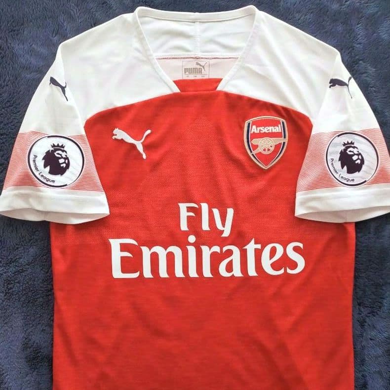 【美品】アーセナル エジル 18/19 ユニフォーム Mサイズ