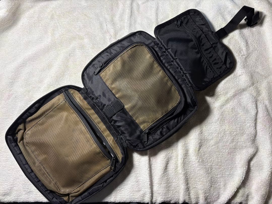 THE NORTH FACE 吊るせるトラベルポーチ