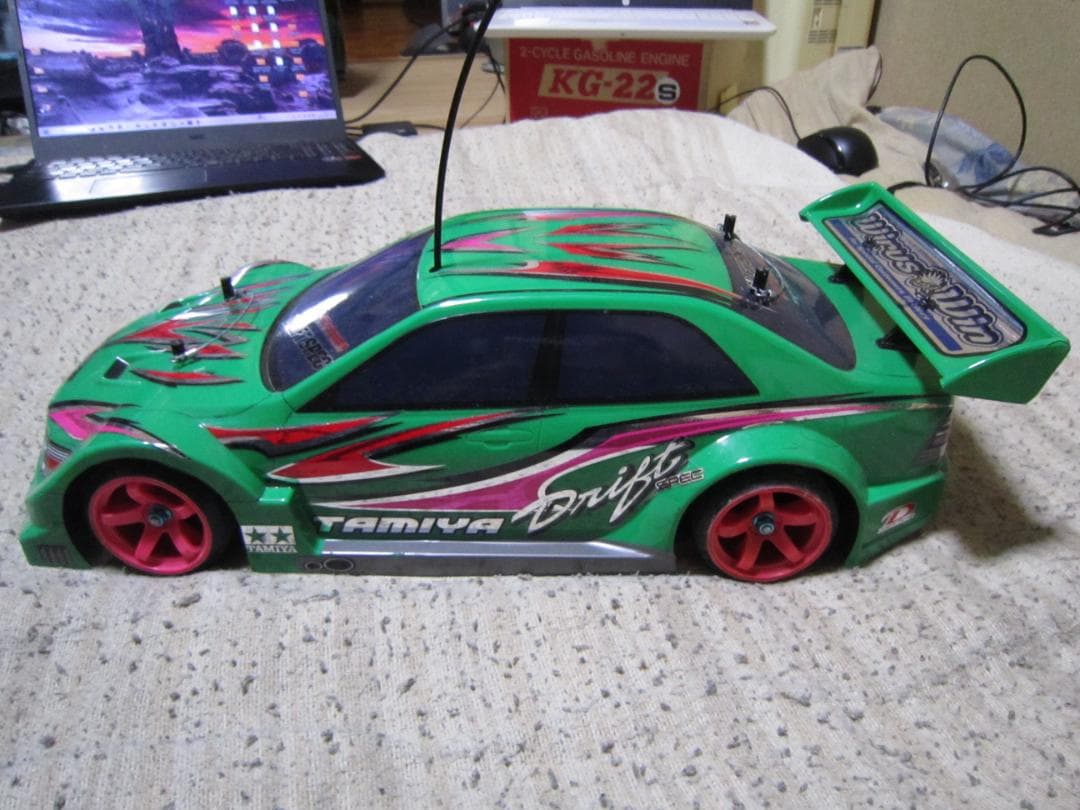 大人気　動作確認済み　ラジコンカー　セット　タミヤ　TT01　カスタム　緑の車