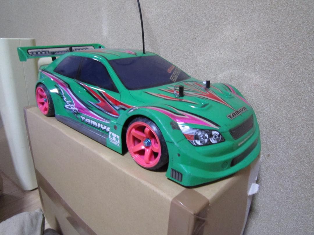 大人気　動作確認済み　ラジコンカー　セット　タミヤ　TT01　カスタム　緑の車