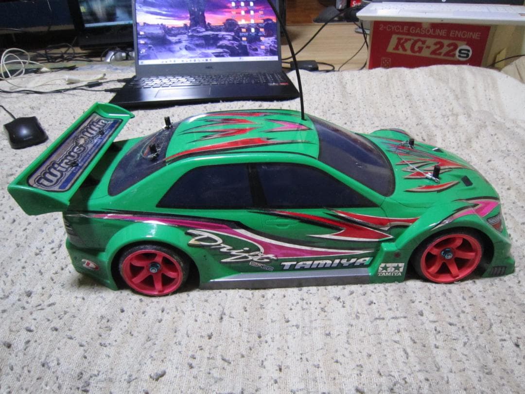 大人気　動作確認済み　ラジコンカー　セット　タミヤ　TT01　カスタム　緑の車