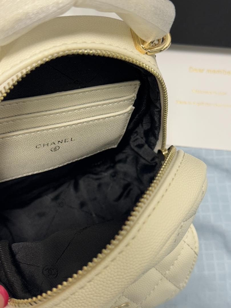 【新品未使用】非売品VIP ホワイト キルティング ショルダーバッグet