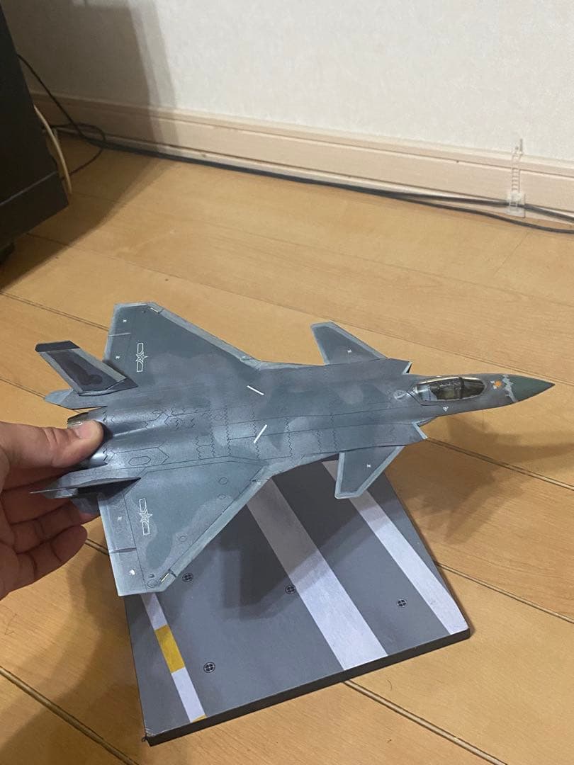 J-20 1/72スケールモデル　プラモデル完成品