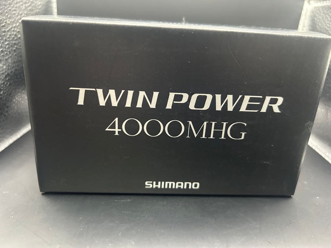 シマノ 20 ツインパワー 4000MHG リブレハンドルノブ 付き
