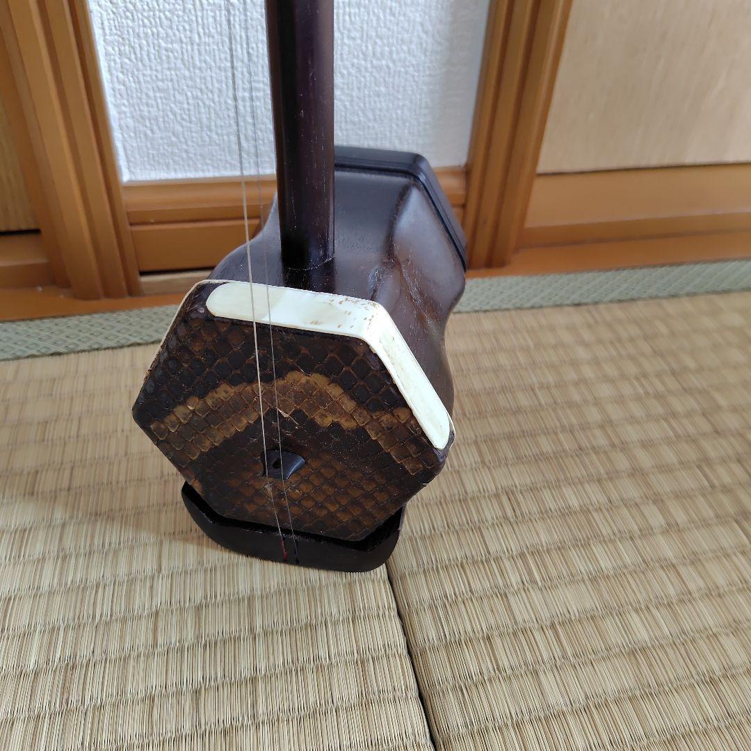 二胡　８点セット（ 弓２本、弦、駒、 千斤糸、整調笛、松脂、ケース付き）