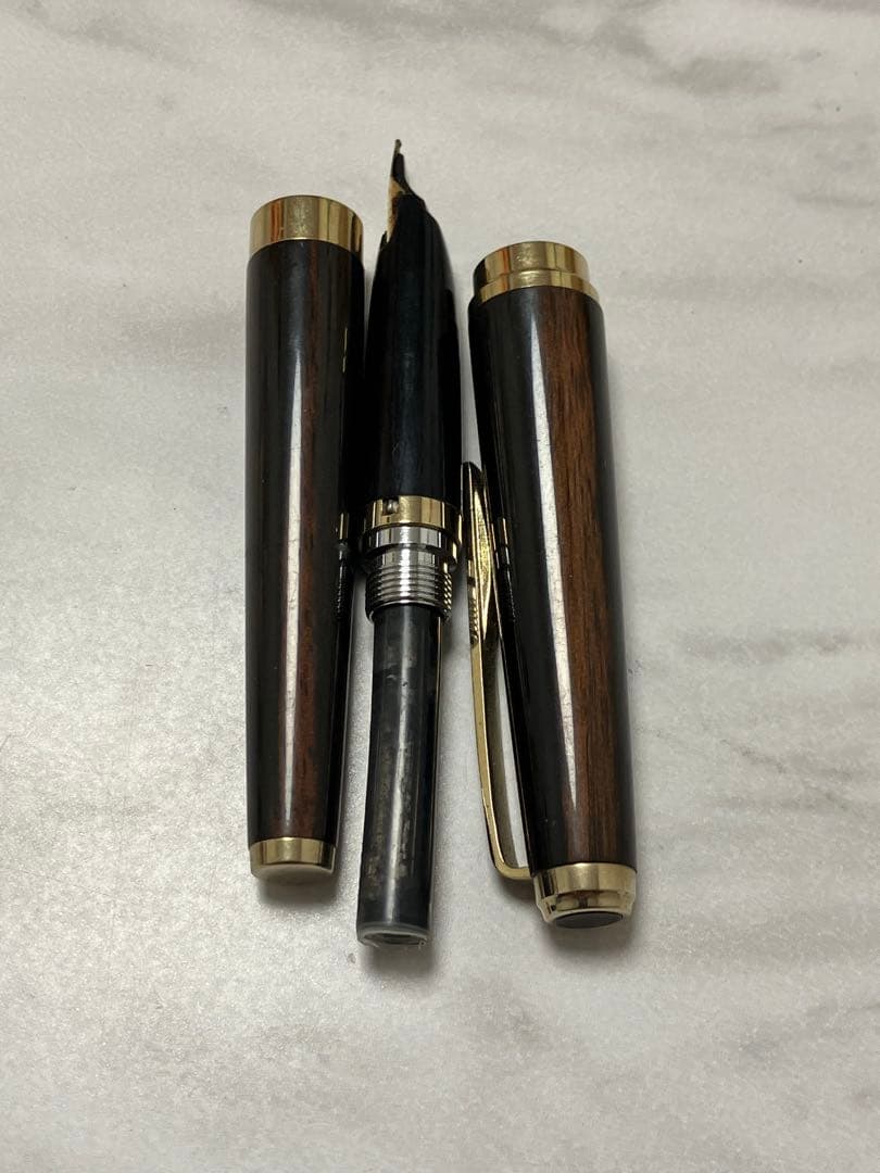 ジャンク★Sailor　セーラー　万年筆　木軸　世界の銘木シリーズ　18K