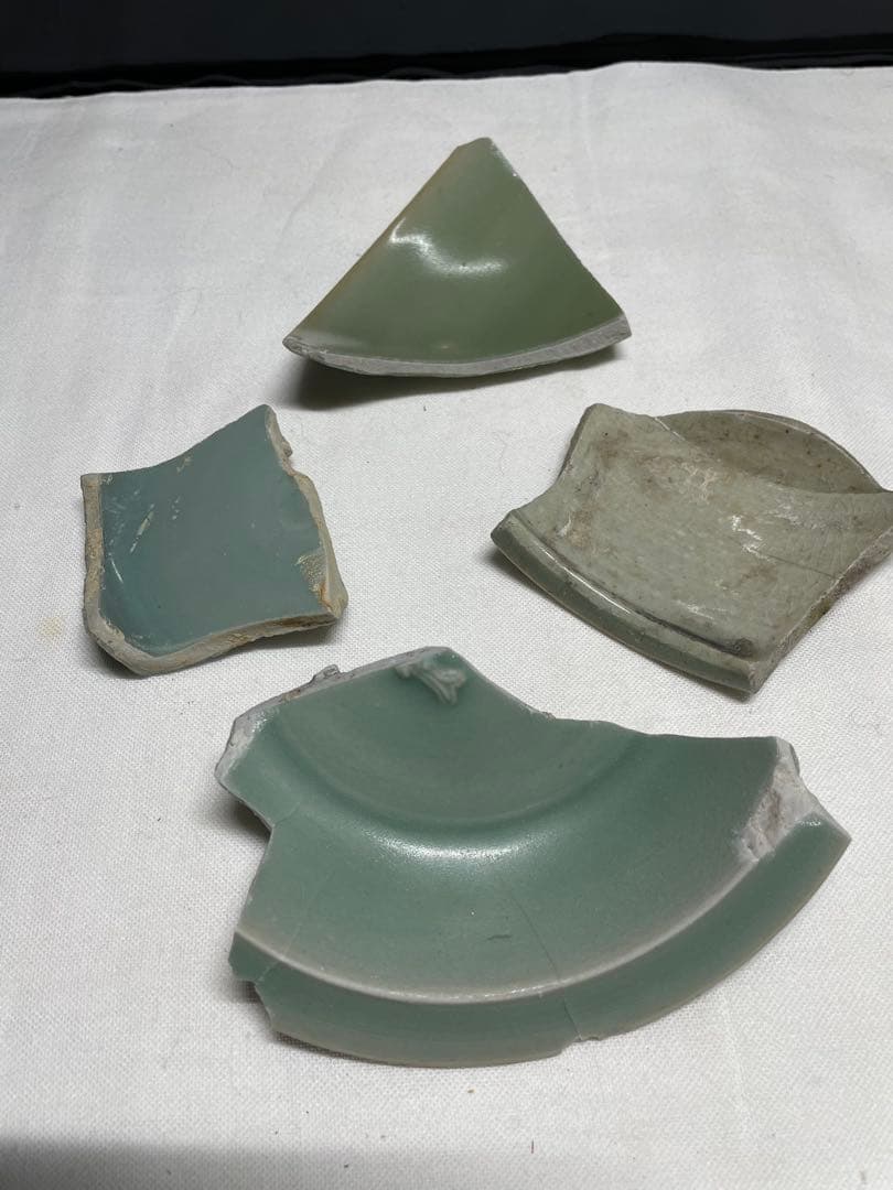 青磁。龍泉青磁。標本。骨董品。殘片4本。陶片（古美術）。宋時代