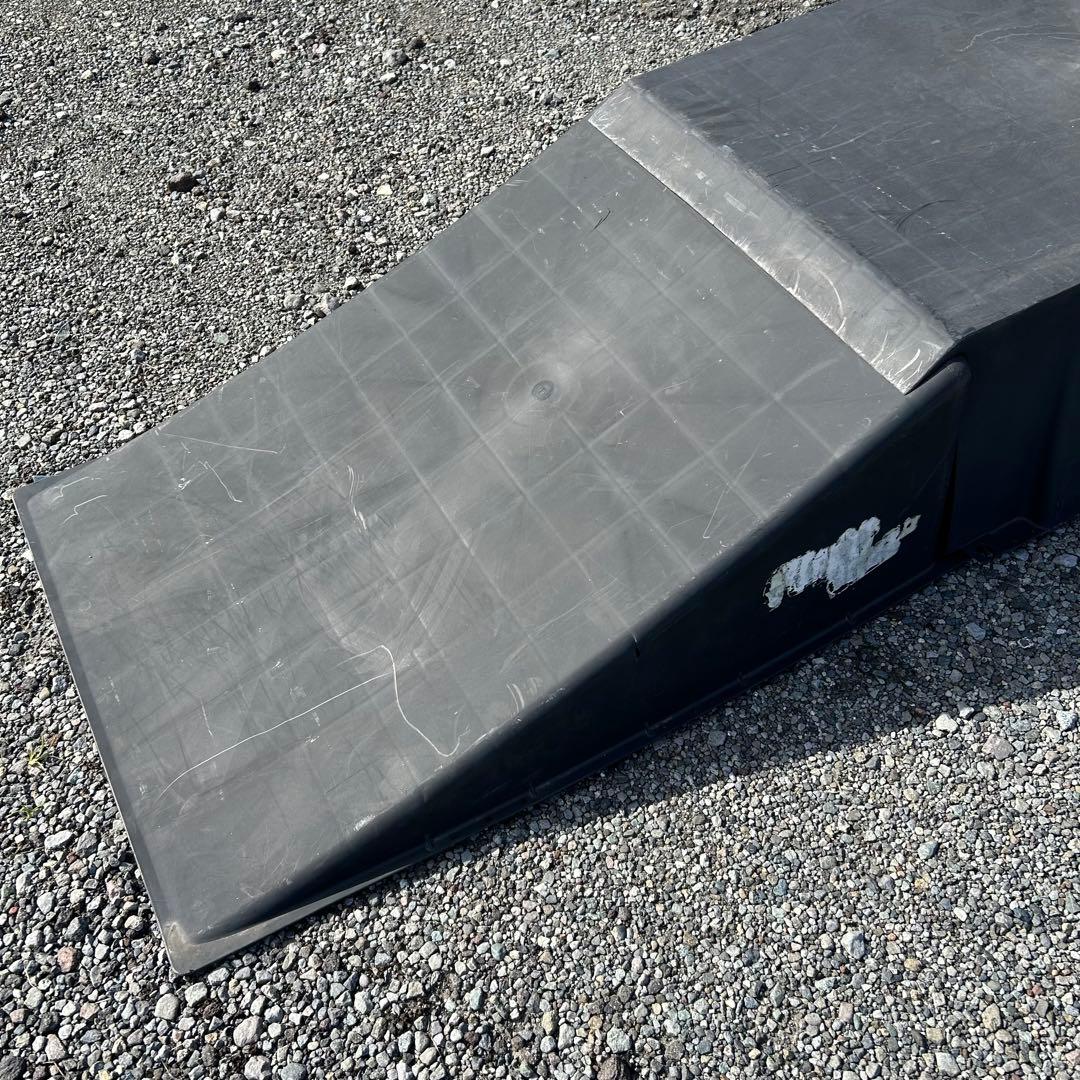 スノーボード　バイク　bmx ジャンプ台　ランプ ブラック