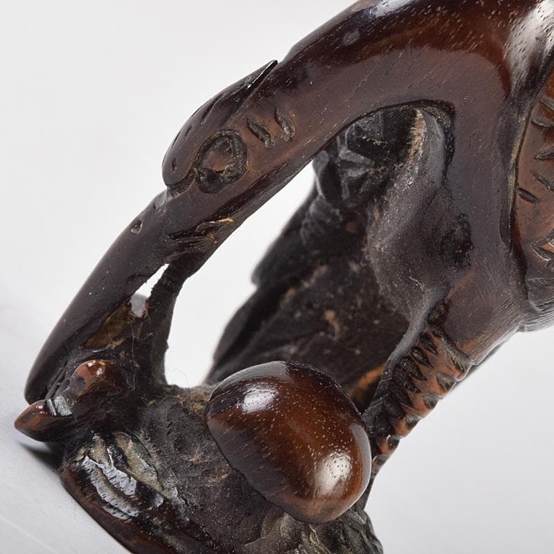 時代提げ物　唐木紫檀彫刻　鶴魚　置物　根付　C　R9308