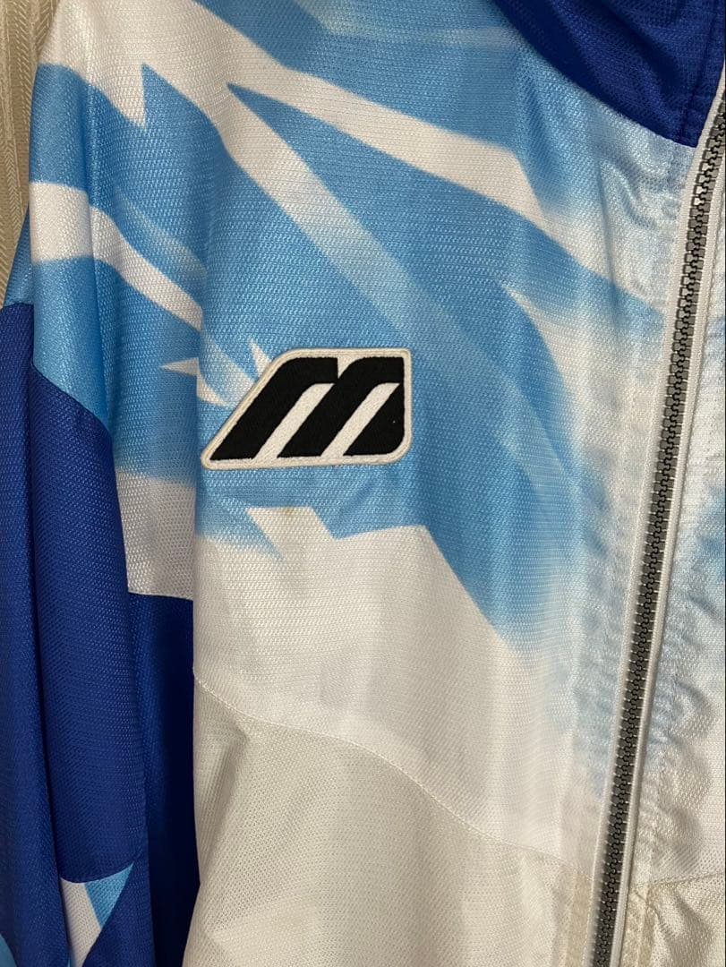 ロイ　ジュビロ磐田　ウィンドブレーカー