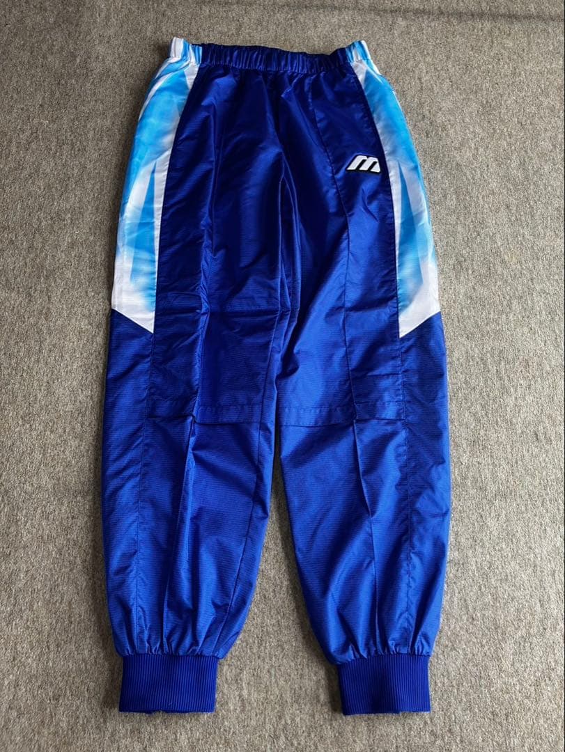 ロイ　ジュビロ磐田　ウィンドブレーカー