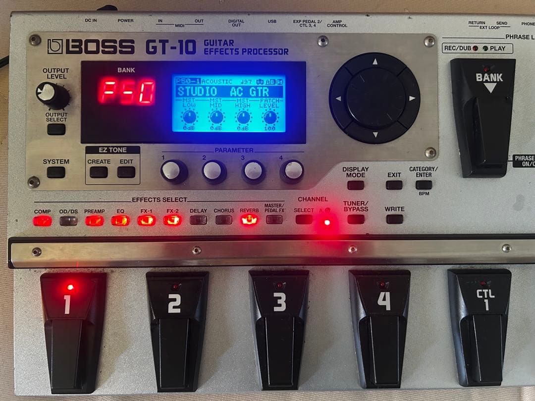 BOSS GT-10 ギターエフェクトプロセッサー