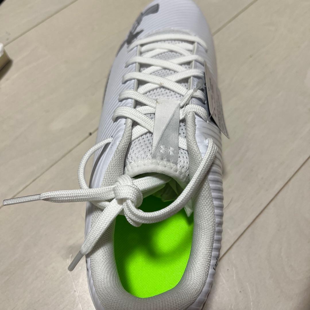 Under Armour ホワイト スパイクシューズ