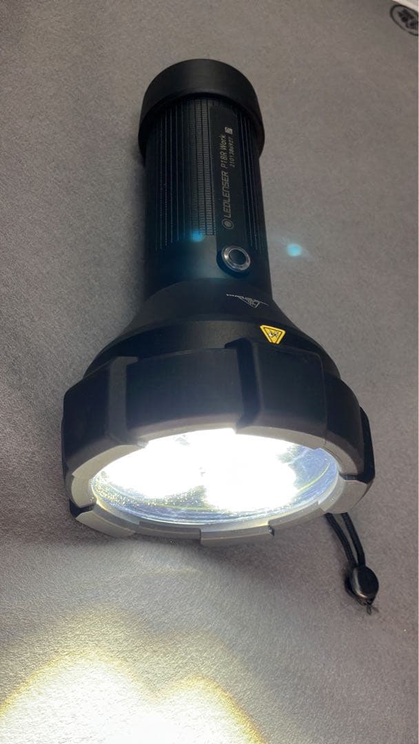 LEDLENSER P18R Work 懐中電灯 充電器付き