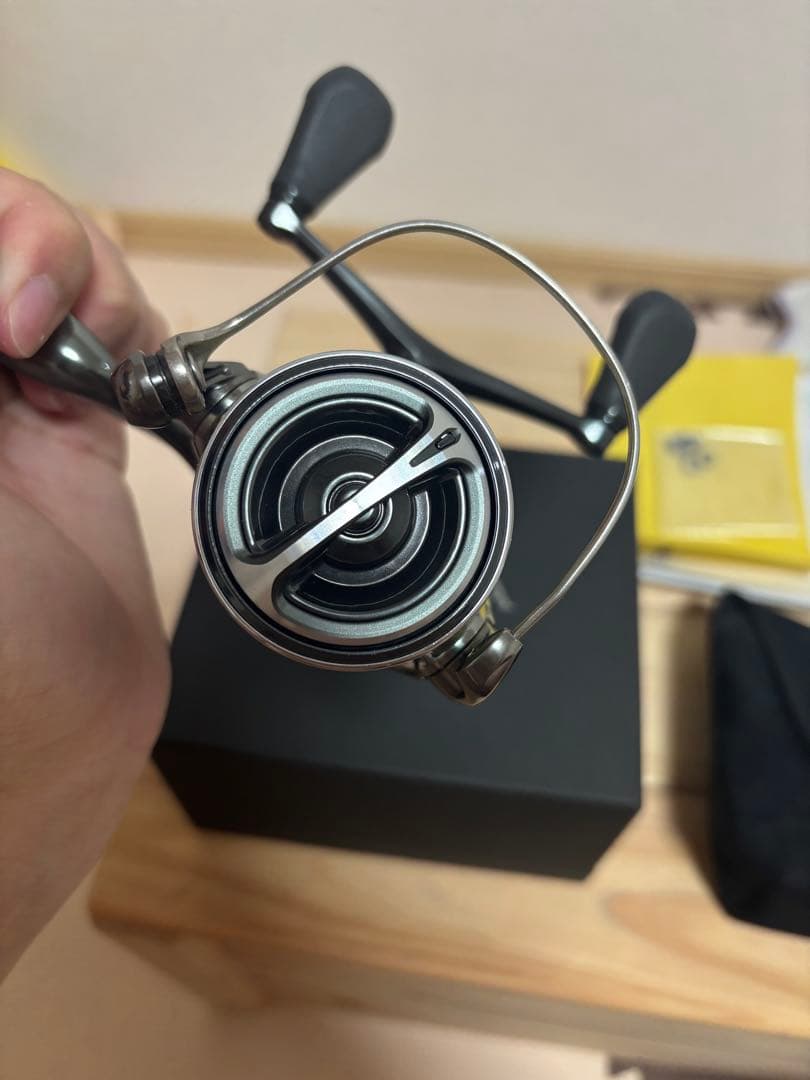 【美品】SHIMANO 22 STELLA C3000SDHHGスピニングリール