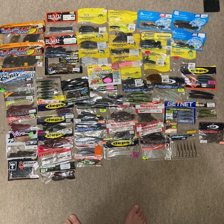 購入者現れないので、再出品しバラ売りにします