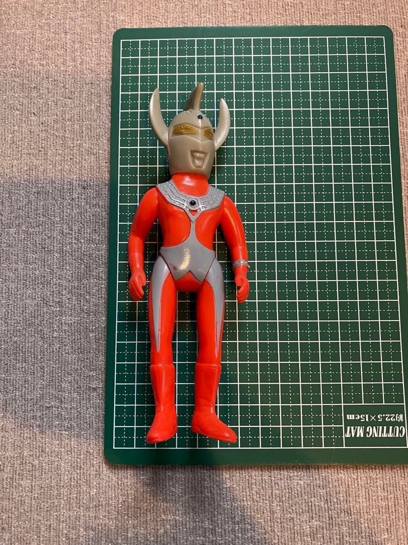 昭和レトロ　ウルトラマンタロウ　ソフビ