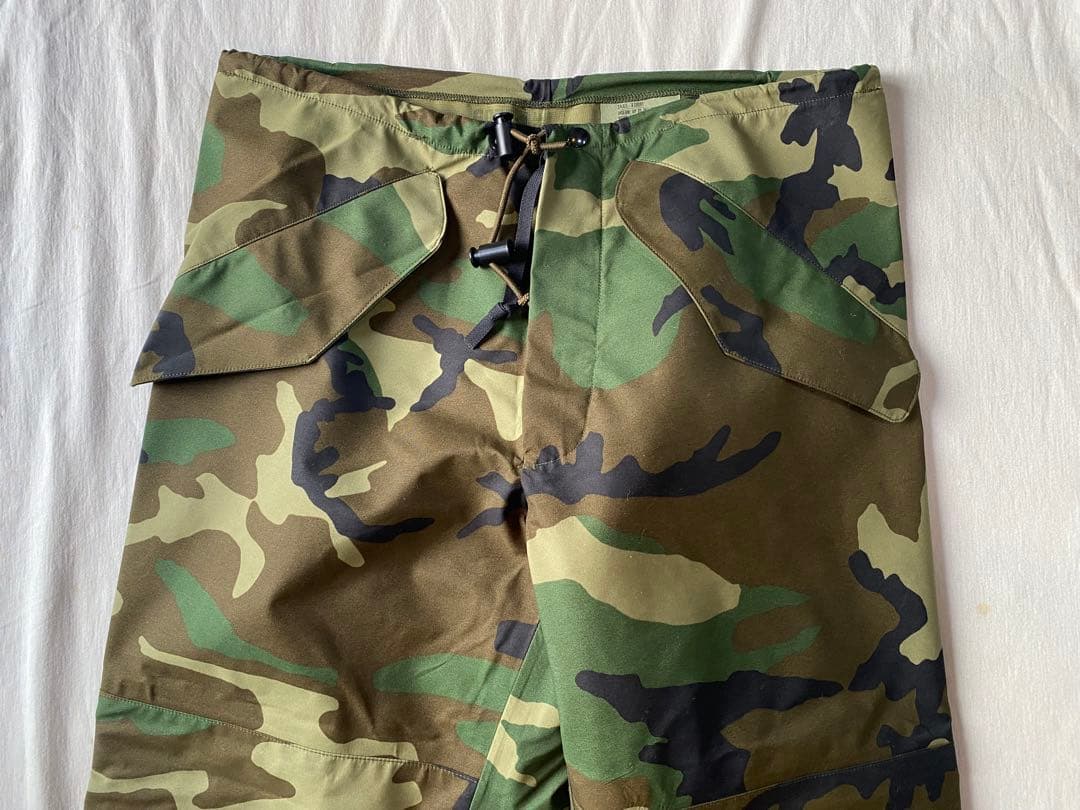 新品未使用　米軍放出品　ECWCS GORE-texオーバパンツ　カモフラージュ