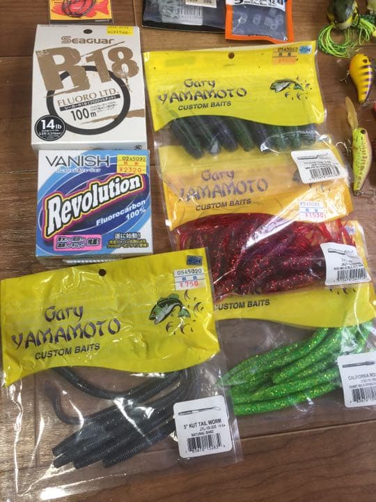 ルアー32点、タックルボックス、ライン2点、その他セット