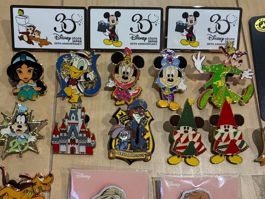 Disney ビンバッジ　スティッチ　ズートピア　ミッキー　アラジン　まとめ売り