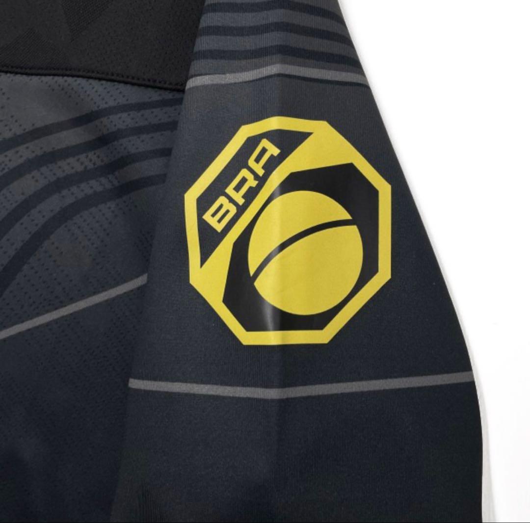 UFC Venum 公式　rizinヴェナム　本物 パーカー　ジャケット M