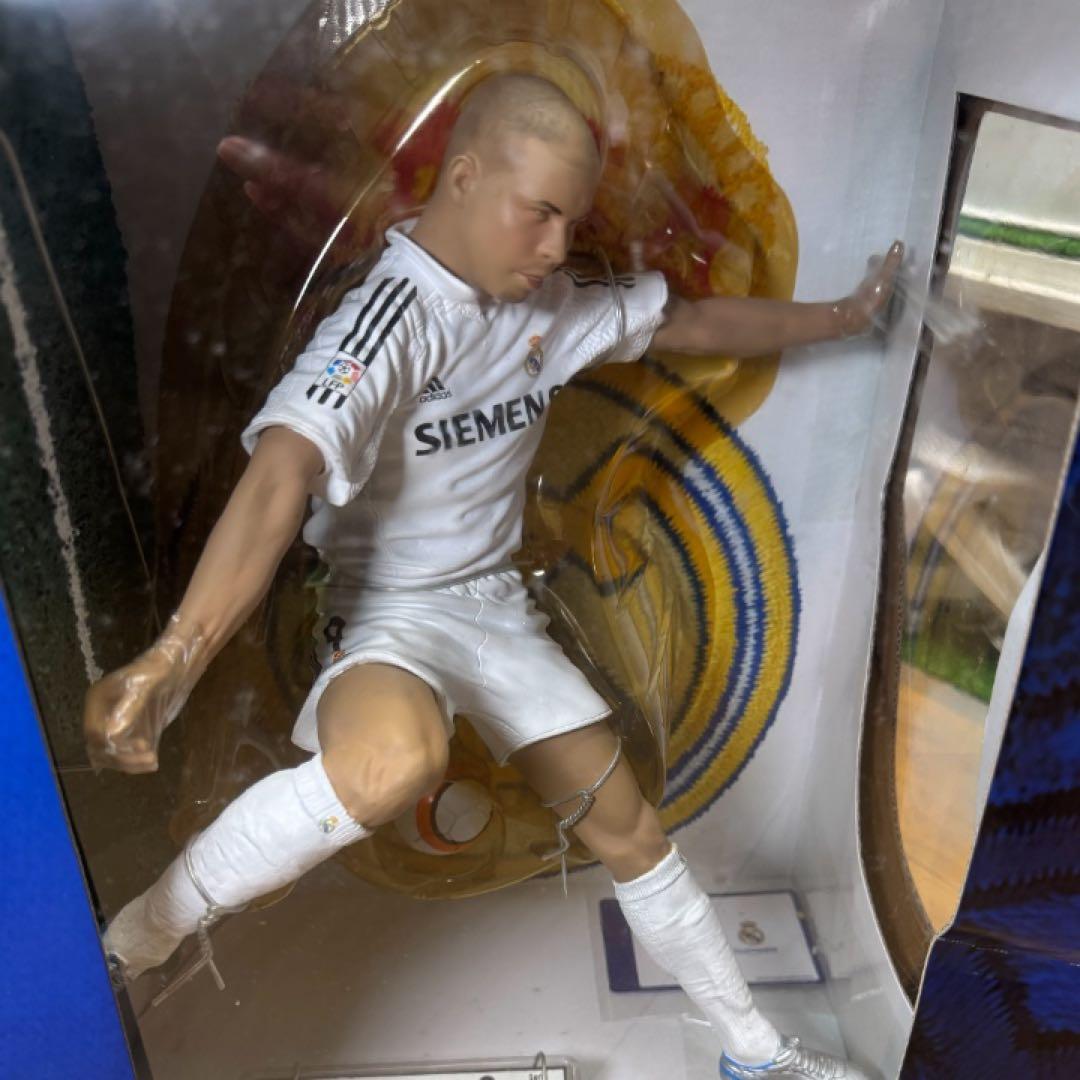 【未開封品】ロナウド9 レアルマドリード FTCHAMPS フィギュア