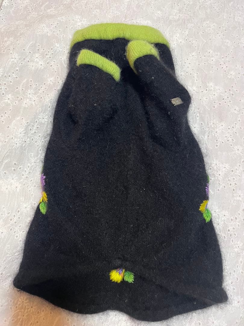 フィフィアンドロメオ　カシミヤ　ブラック　used美品　Mサイズ