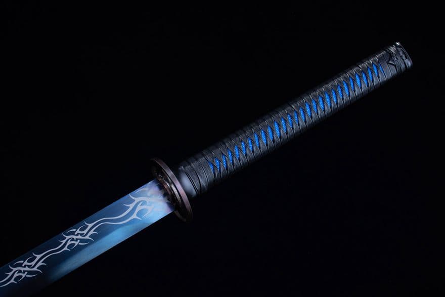 青火刺繍春刀  武具　刀装具　日本刀　模造刀   居合刀