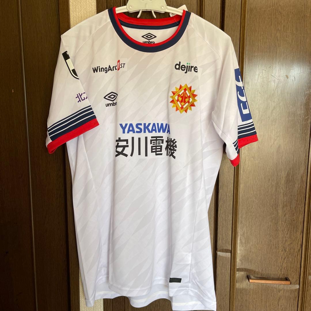 新品タグ付き　ギラヴァンツ北九州　Umbro ホワイトサッカーユニフォーム