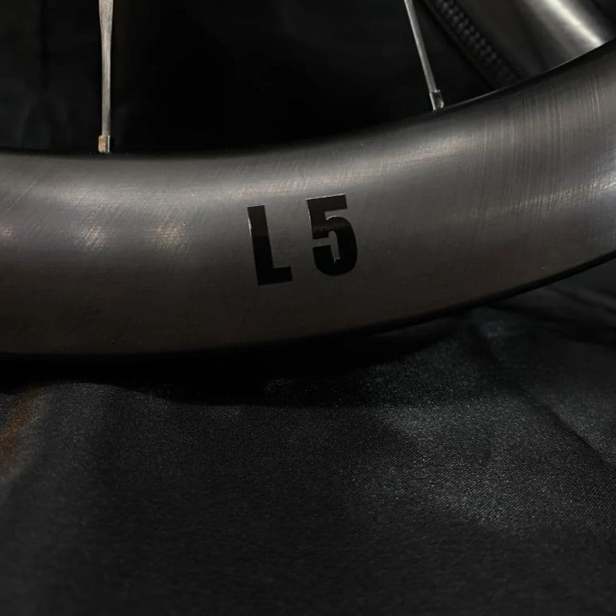 【新品】8LIEN（エイリアン）L5 カーボンホイール（ブラックデカール）