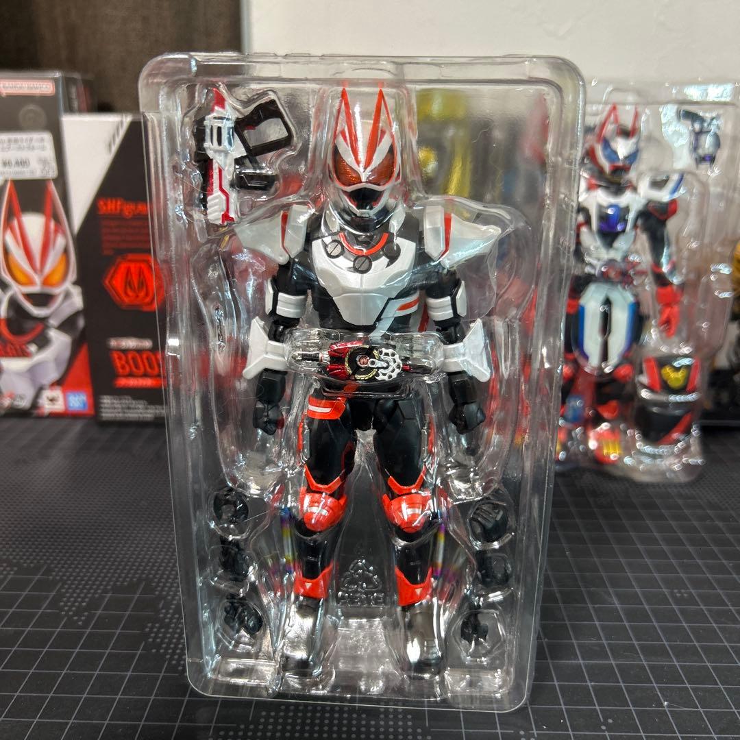 s.h.figuarts仮面ライダーギーツマグナム、ブースト、レーザーブースト等