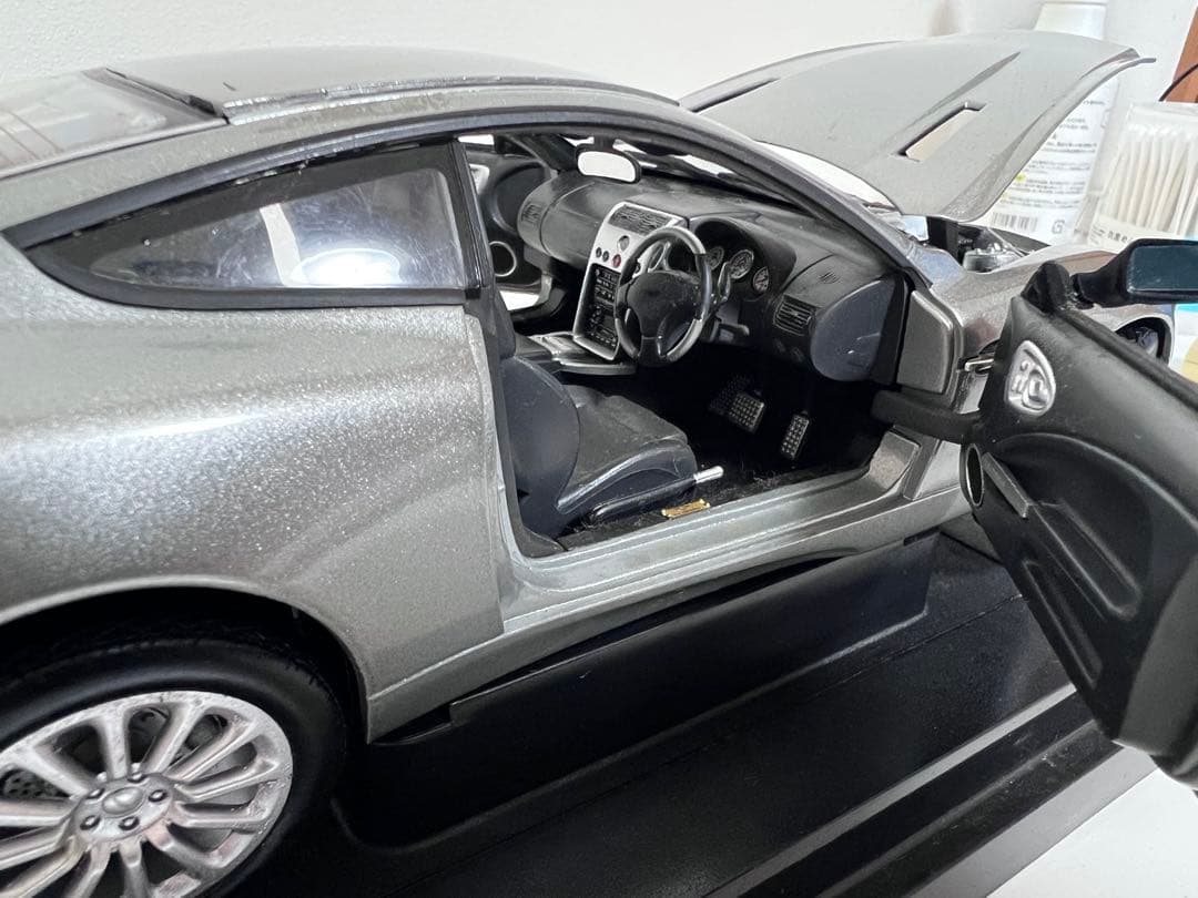 007 Aston Martin V12 Vanquish ジェームズボンド