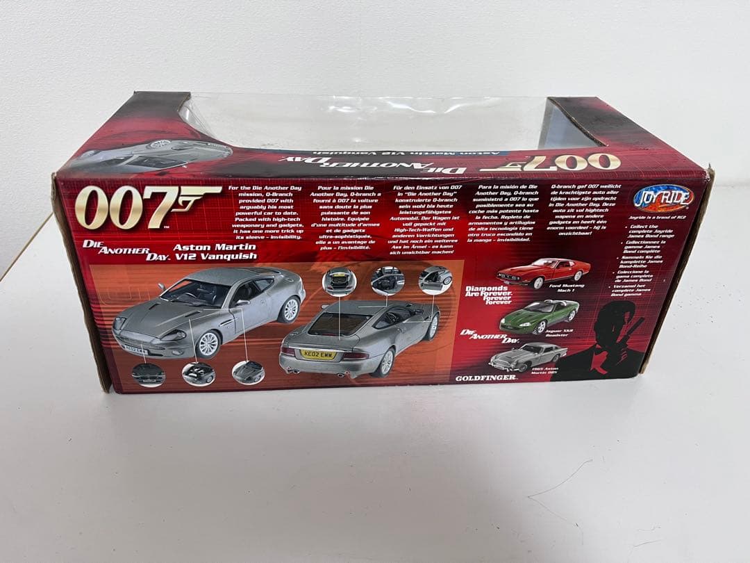 007 Aston Martin V12 Vanquish ジェームズボンド