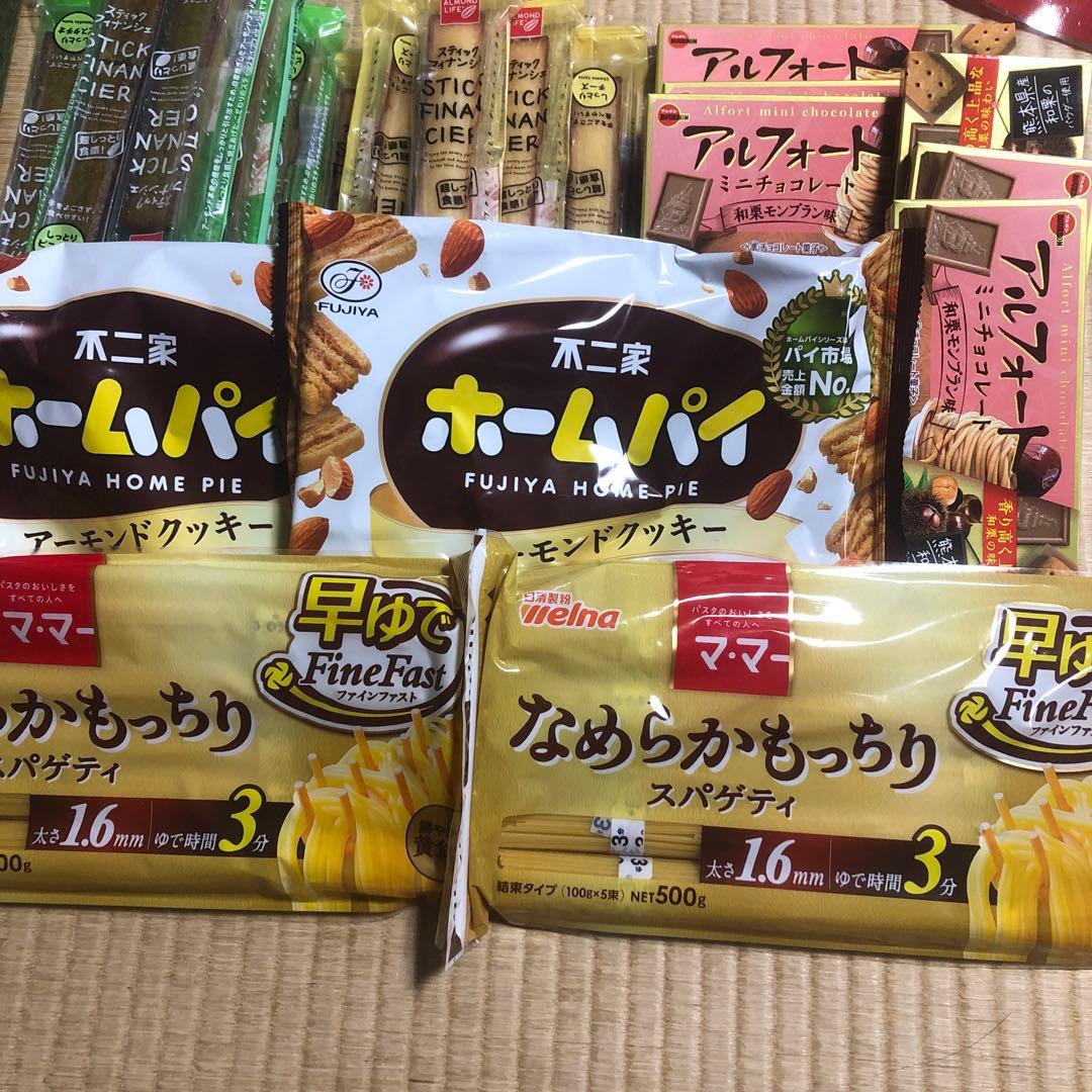 食品とお菓子の詰め合わせ　　ドラ猫様分
