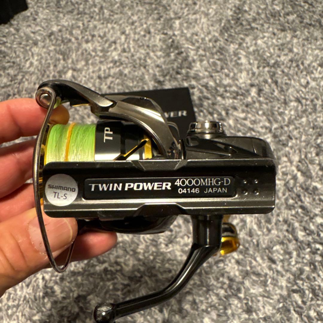 ビッキー　20TWIN POWER 4000MHG スピニングリール
