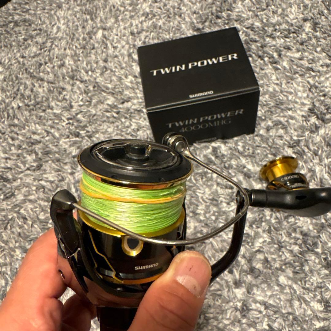 ビッキー　20TWIN POWER 4000MHG スピニングリール
