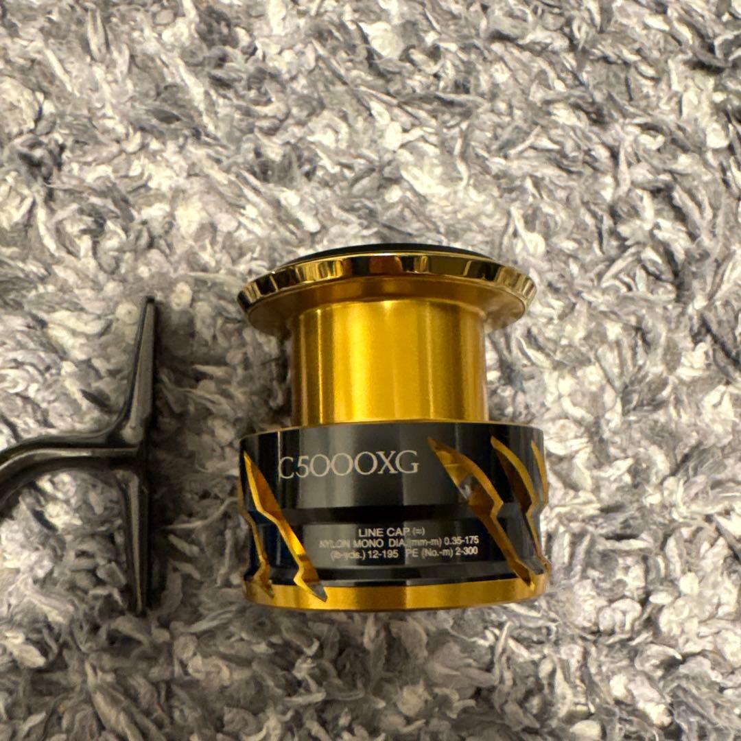 ビッキー　20TWIN POWER 4000MHG スピニングリール