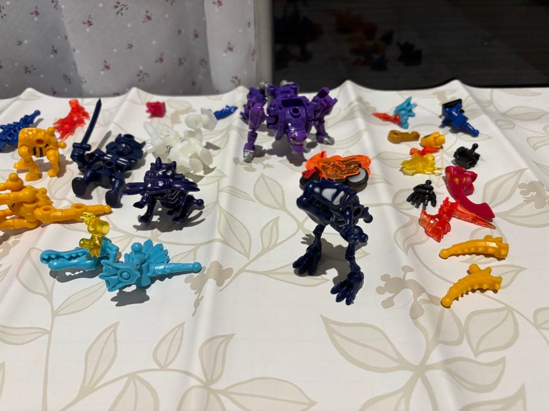 恐竜・ロボットフィギュアセット