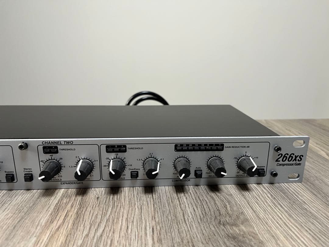 【岩っちさん専用】dbx 266xs ステレオコンプレッサー